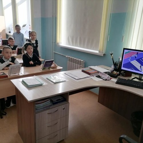2В класс готовится к онлайн-олимпиаде «Безопасные дороги» 