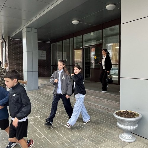 Безопасность — это серьёзно. Практическая тренировка по отработке плана эвакуации на случай пожара