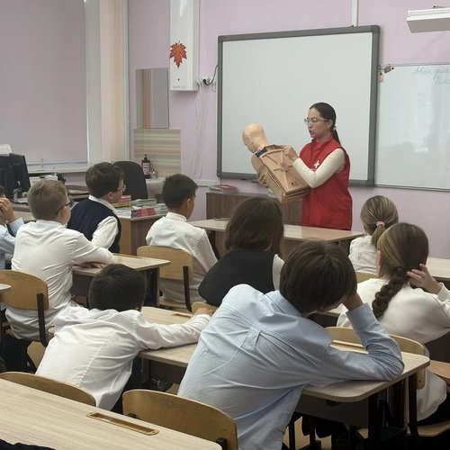 Умение, которое спасает жизнь: наши пятиклассники и шестиклассники прошли мастер-класс по первой помощи
