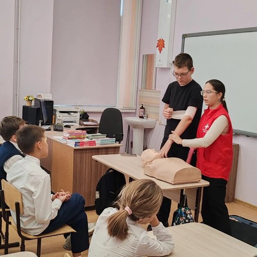 Умение, которое спасает жизнь: наши пятиклассники и шестиклассники прошли мастер-класс по первой помощи