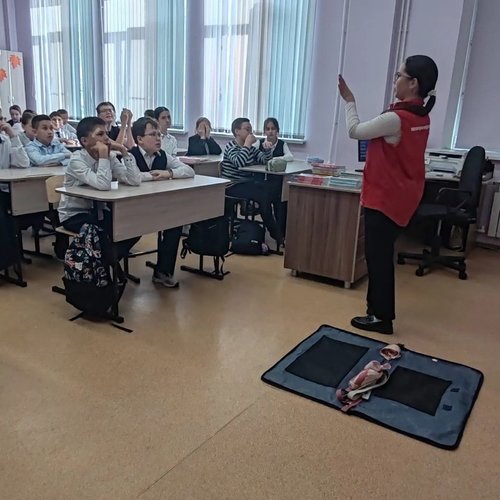 Умение, которое спасает жизнь: наши пятиклассники и шестиклассники прошли мастер-класс по первой помощи