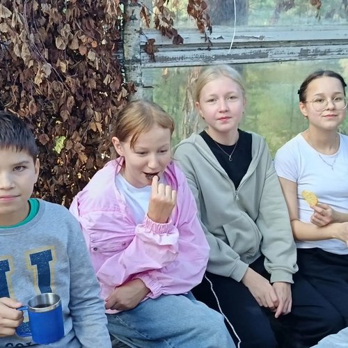 Вместо парты — лес, вместо звонка — пение птиц: 6 «В» отправился в поход на озеро Юлуксьер!