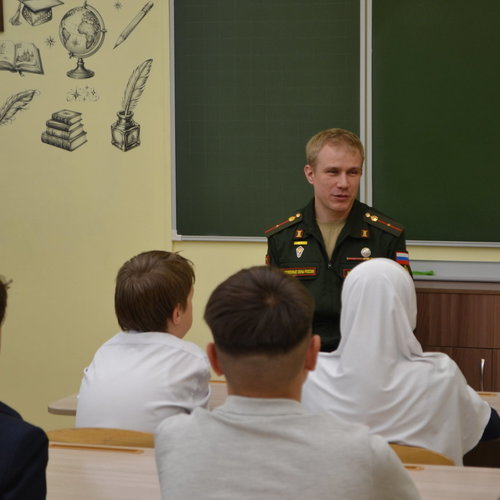 Урок, который останется в памяти: 7Е класс встретился с настоящим героем! 