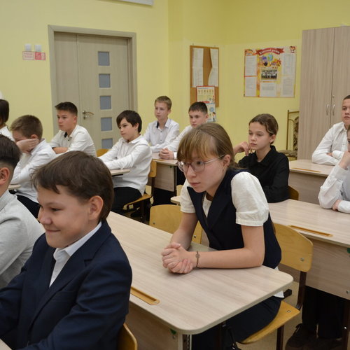 Урок, который останется в памяти: 7Е класс встретился с настоящим героем! 