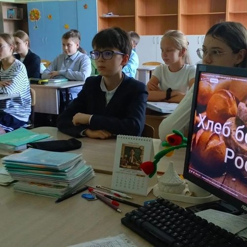 «Хлеб — всему голова»: как СОШ №1 отмечает самый теплый праздник октября!