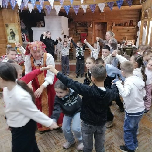 2 В класс совершил путешествие в прошлое за чашкой ароматного чая
