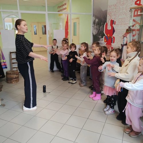 Маленькие шаги в большую историю: как в школьном музее «Мой край» встретили самых юных гостей