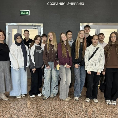 От школьной парты до пульта управления энергосистемой: 8В класс на экскурсии в НПП «ЭКРА»