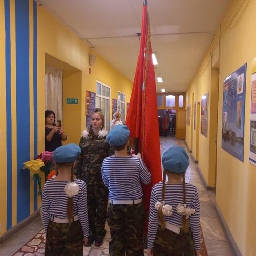 Знамя Победы передали обучающимся СОШ №23