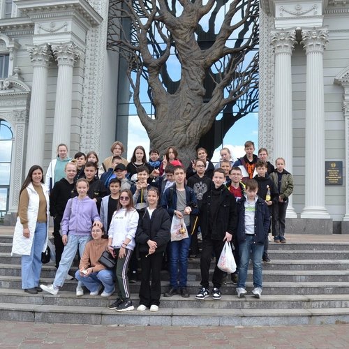 Ученики 6в и 6д классов завершили учебный год посещением Казани