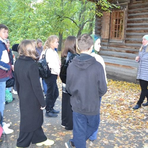 Ученики 7в класса вместе с родителями окунулись в атмосферу Пушкинских строк