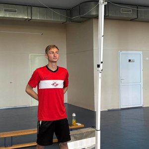 Зарядка со звездой футбола