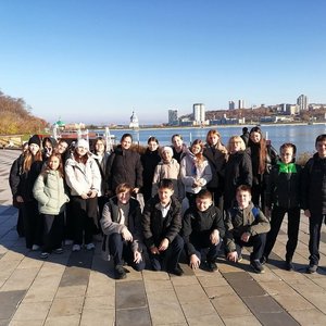 7А класс на выставке "Три шедевра Третьяковской галереи"