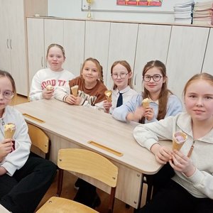 4Д класс на мастер-классе по изготовлению анти-мороженого