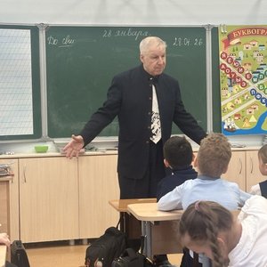 Встреча учеников 1Б класса с писателем