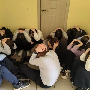 Учения по отработке сценария «Действия обучающихся, работников  образовательной организации и сотрудников охраны  при получении сигнала  гражданской обороны «Внимание всем!»  с информационным сообщением о воздушной тревоге