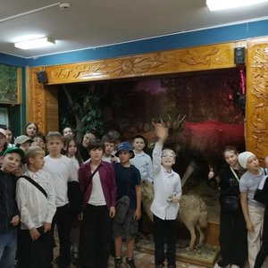 Ура! Учебный год позади — 5 «Б» отмечает это классной прогулкой по городу!