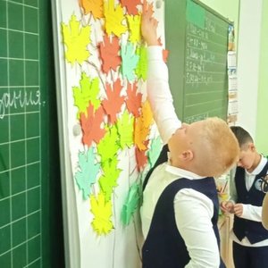 «Дерево мира»: как листок бумаги стал обещанием Победы