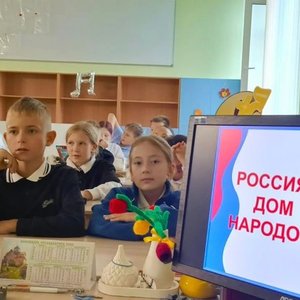 От Волги до Камчатки: в школе №1 проходит творческая неделя языков народов России
