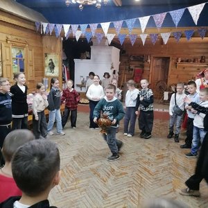 2 В класс совершил путешествие в прошлое за чашкой ароматного чая